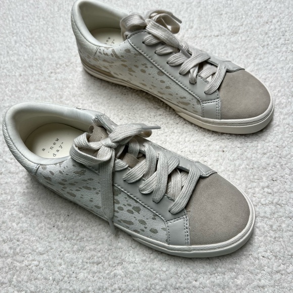 Women's Maddison A New Day  Sneakers Tennis Shoes Multi Size 7.5 - Picture 2 of 6
